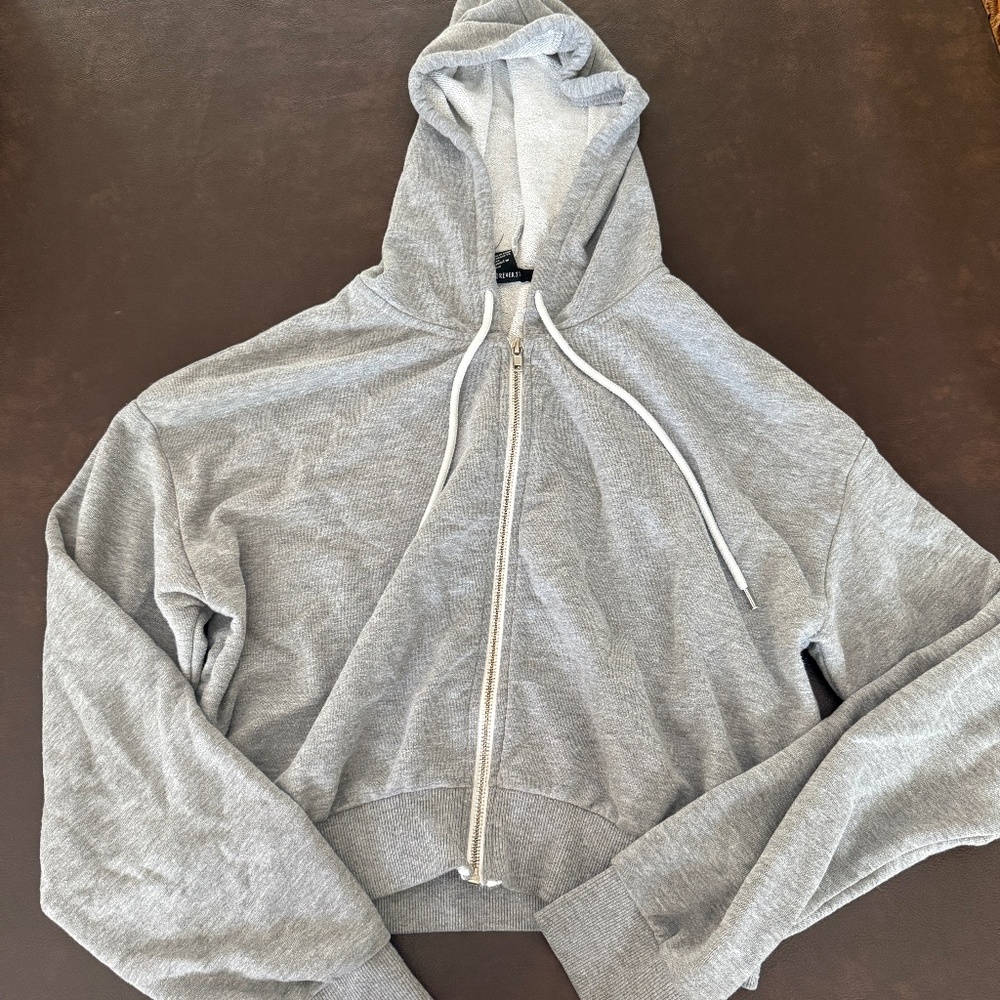 Forever 21 Heather Grey Cropped Zip Up Jacket - Size L